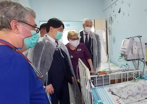 Федеральные парламентарии посетили детскую клинику им. Н.Н. Силищевой