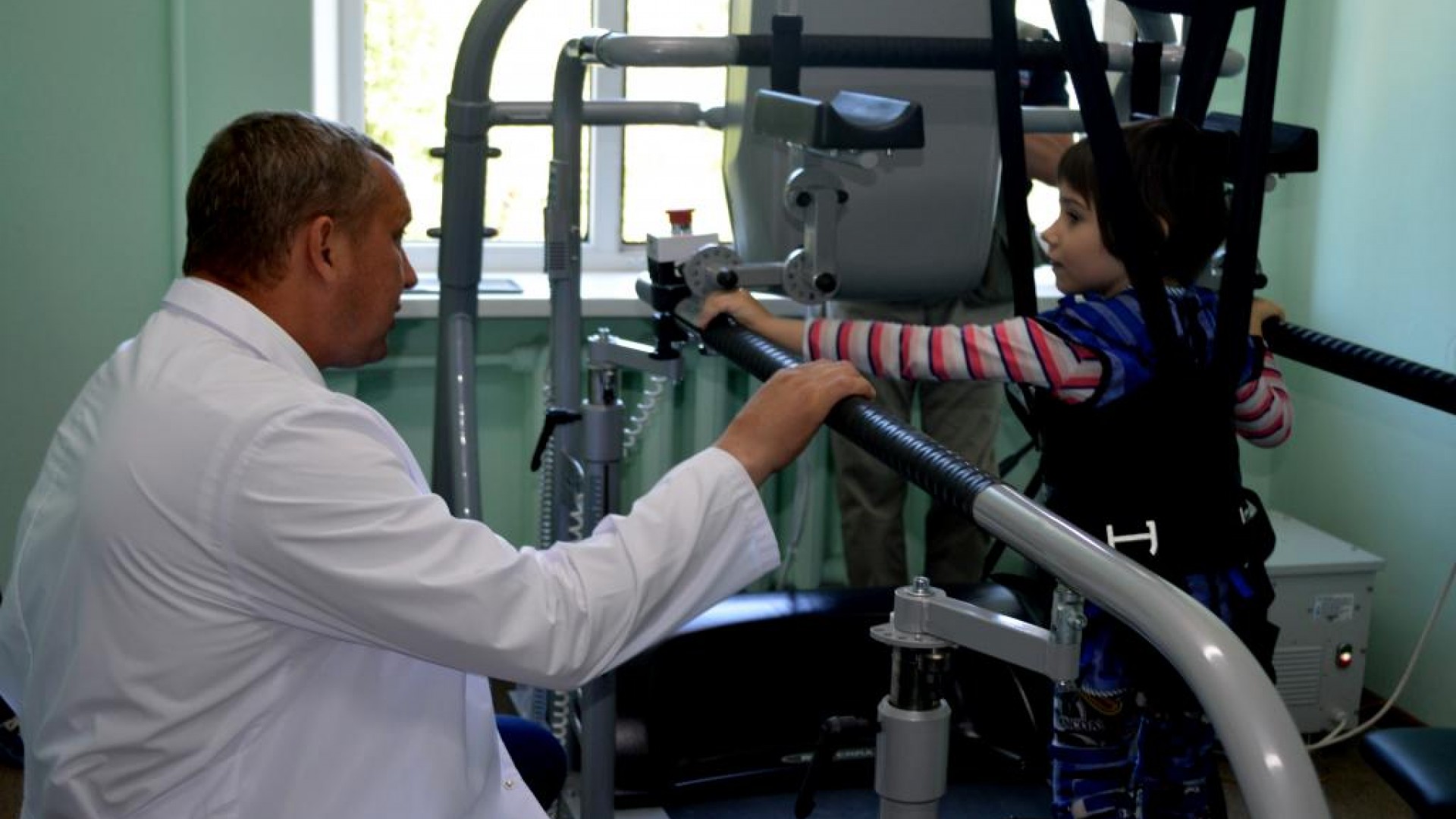 В Астрахани открылось первое отделение медицинской реабилитации для детей