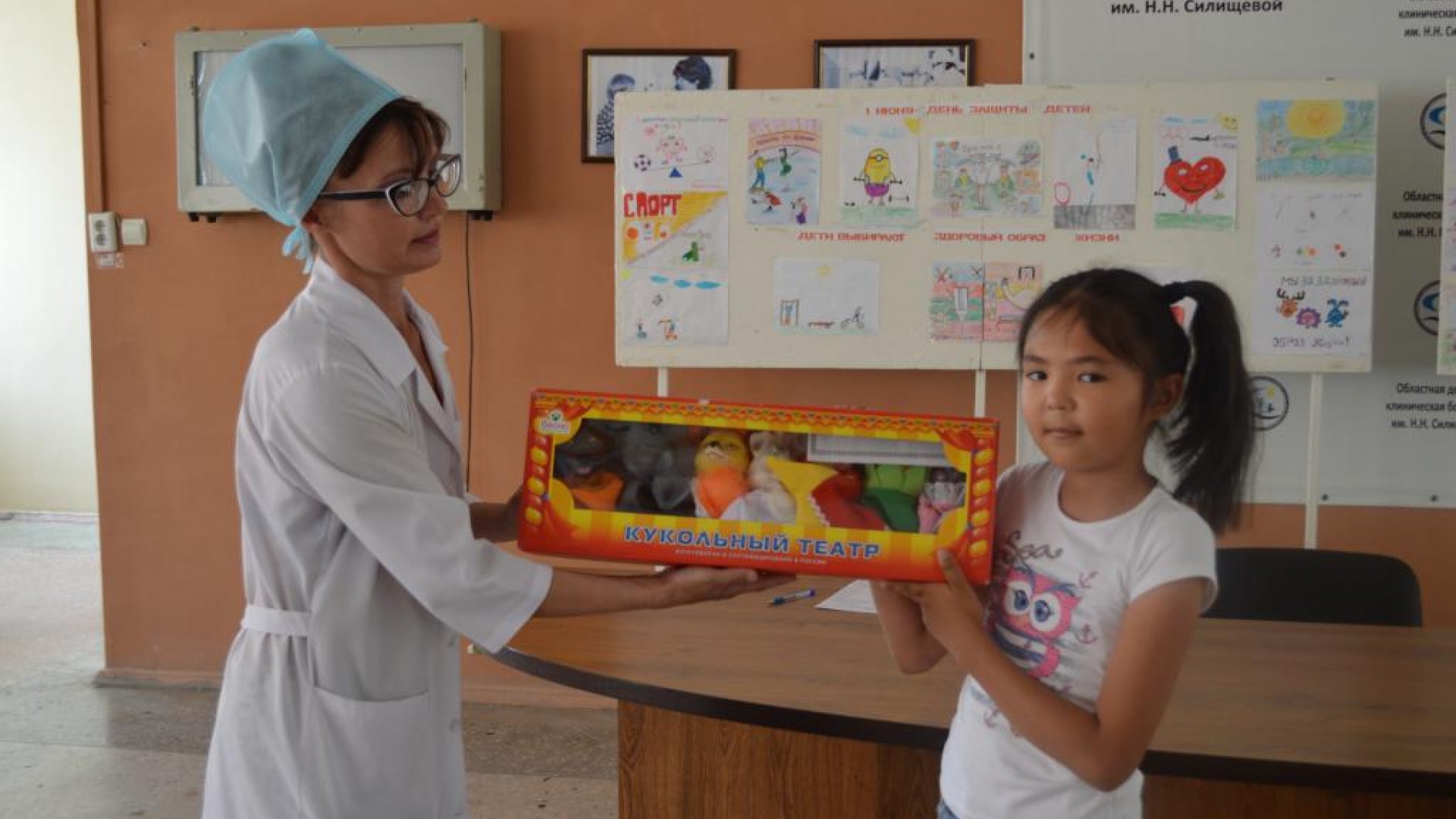 В ОДКБ имени Н.Н. Силищевой подведены итоги конкурса детского рисунка «Будь здоров!»